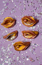 Laden Sie das Bild in den Galerie-Viewer, Vulviva | Vulva Kette