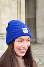 Laden Sie das Bild in den Galerie-Viewer, omlala beanie nachhaltig blau