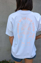 Laden Sie das Bild in den Galerie-Viewer, yoga shirt grow with the flow