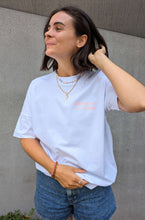 Laden Sie das Bild in den Galerie-Viewer, yoga shirt omlala oversized grow with the flow weiß