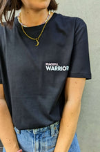 Laden Sie das Bild in den Galerie-Viewer, peaceful warrior yoga shirt schwarz omlala