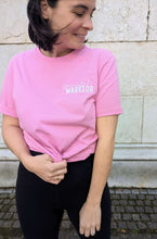 Laden Sie das Bild in den Galerie-Viewer, omlala peaceful warrior statement shirt pink