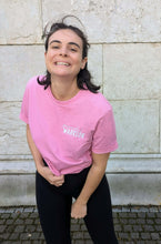 Laden Sie das Bild in den Galerie-Viewer, omlala peaceful warrior statement shirt pink