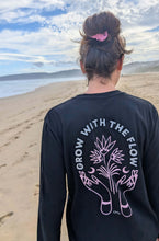 Laden Sie das Bild in den Galerie-Viewer, grow with the flow omlala longsleeve yoga