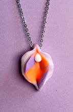 Laden Sie das Bild in den Galerie-Viewer, Vulviva | Vulva Kette