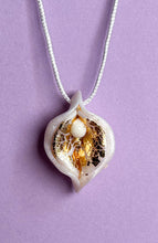 Laden Sie das Bild in den Galerie-Viewer, Vulviva | Vulva Kette