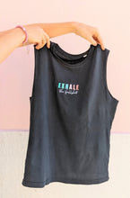 Laden Sie das Bild in den Galerie-Viewer, exhale the bullshit yoga shirt omlala