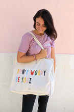 Laden Sie das Bild in den Galerie-Viewer, statement tasche shopper bag omlala yoga