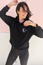 Laden Sie das Bild in den Galerie-Viewer, omlala moon child hoodie nachhaltig fair sweatshirt yoga