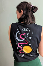 Laden Sie das Bild in den Galerie-Viewer, wild thing yoga shirt omlala