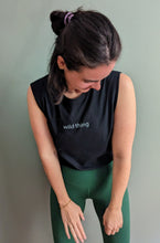 Laden Sie das Bild in den Galerie-Viewer, yoga shirt wild thing omlala nachhaltig fair fashion