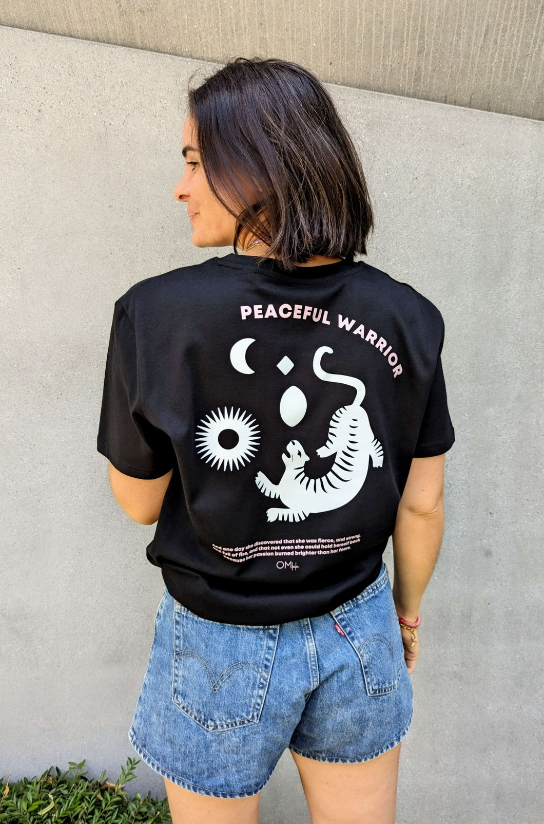 peaceful warrior yoga shirt schwarz omlala
