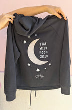 Laden Sie das Bild in den Galerie-Viewer, omlala moon child hoodie nachhaltig fair sweatshirt yoga
