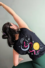 Laden Sie das Bild in den Galerie-Viewer, wild thing yoga shirt tank top omlala nachhaltigkeit
